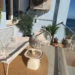 Sea View - *