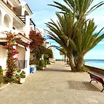 شقة Sea View - *